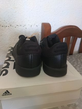 Zapatillas Adidas negras 