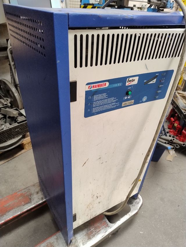 Cargador baterías Hawker 48v 140A