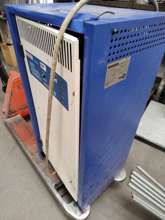 Cargador baterías Hawker 48v 140A