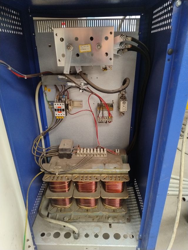 Cargador baterías Hawker 48v 140A