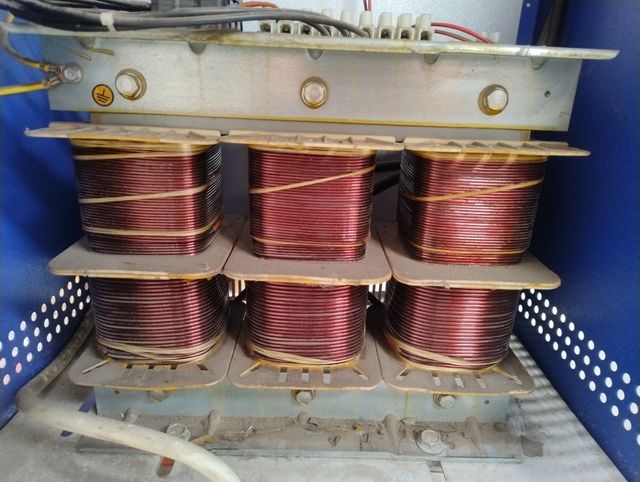 Cargador baterías Hawker 48v 140A