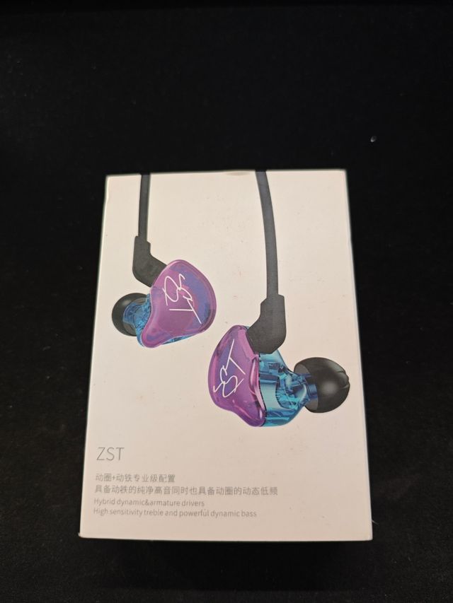 Auriculares KZ ZST híbridos