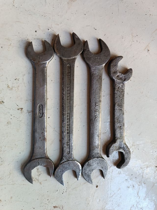 Llaves planas antiguas (4 unidades)