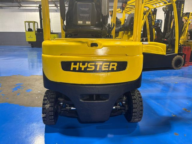 661 - Hyster J2.0XN 2000Kg Mástil Triple