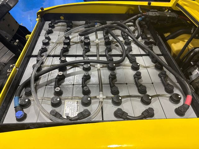 661 - Hyster J2.0XN 2000Kg Mástil Triple