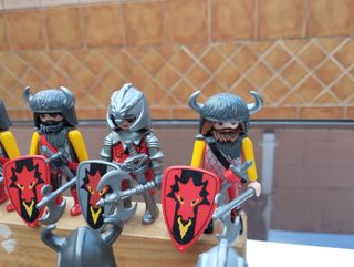 11 figuras Playmobil caballeros