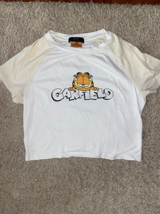 Camiseta corta Garfield Bershka - Talla L