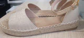Sandalias niña beige-doradas