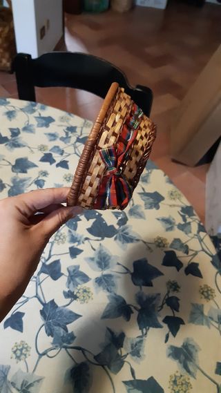 Cestino vimini Natale: rosso-marrone