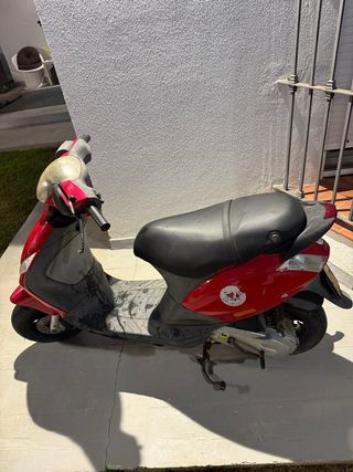 Moto Piaggio Zip 50cc roja