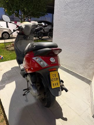Moto Piaggio Zip 50cc roja