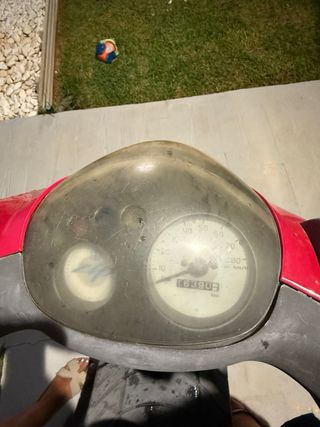 Moto Piaggio Zip 50cc roja