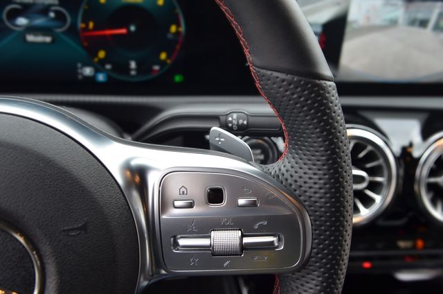 Mercedes Benz CLA 220d Coupe 194cv AMG Line+Navega