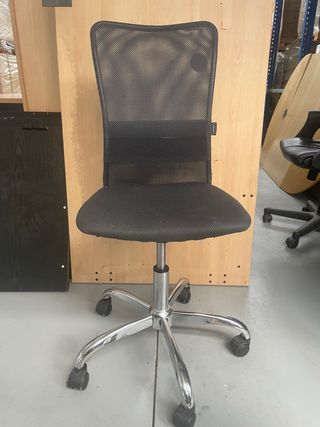 Silla oficina giratoria negra