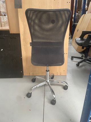 Silla oficina giratoria negra