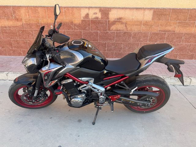 Kawasaki Z900 - Moto Impecable