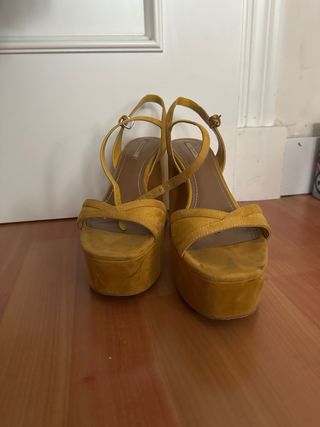 Tacones amarillos Zara - plataforma
