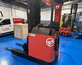 2498 - Retráctil BT RRB2 1600 Kg a 8.000 mm