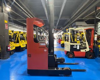 2498 - Retráctil BT RRB2 1600 Kg a 8.000 mm