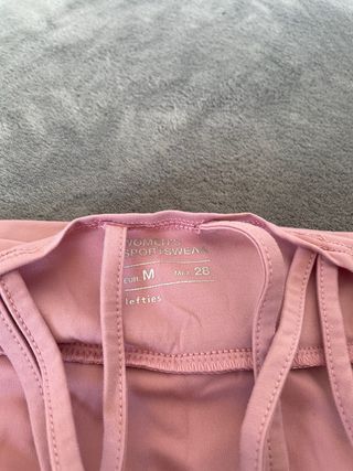 Top deportivo rosa