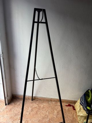 Caballete metálico negro