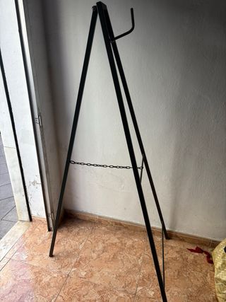 Caballete metálico negro