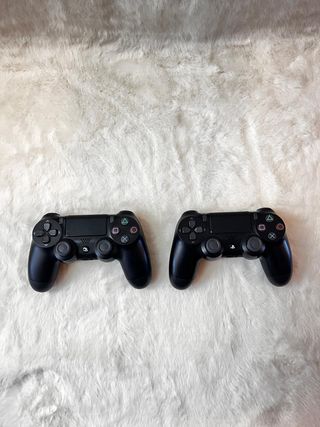  PS4 Pro 1TB + 2 Controller + 3giochi + HDMI 8K 