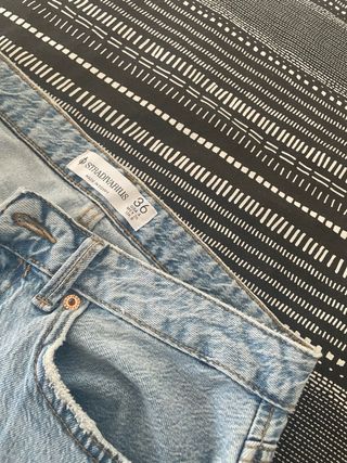 PANTALON DE STRADIVARIUS D98