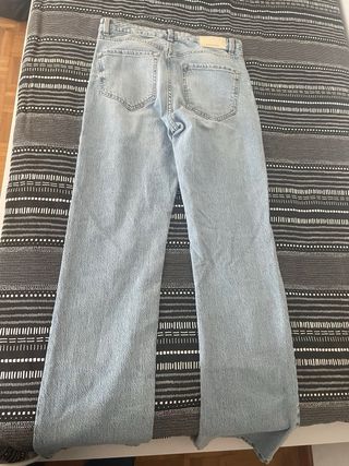 PANTALON DE STRADIVARIUS D98