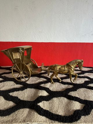 Carruaje bronce: Decoración elegante