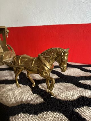 Carruaje bronce: Decoración elegante