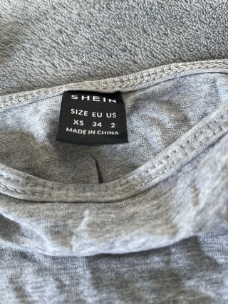 Top SHEIN gris XS