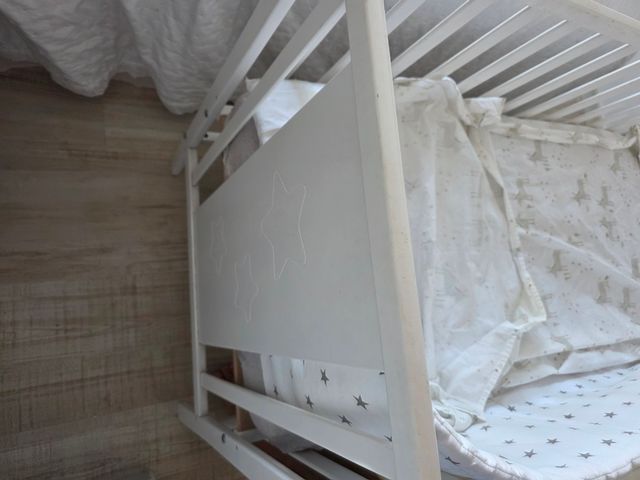 Cuna bebé blanca
