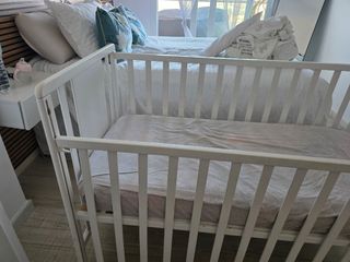 Cuna bebé blanca