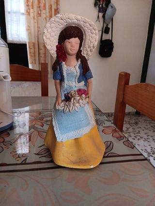 Figura Niña Flores - Cerámica