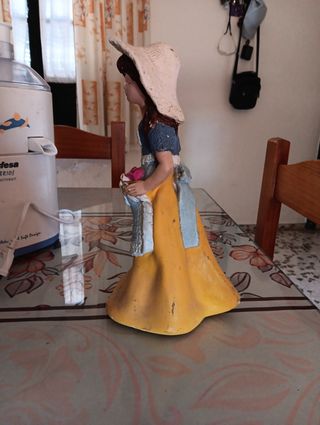 Figura Niña Flores - Cerámica
