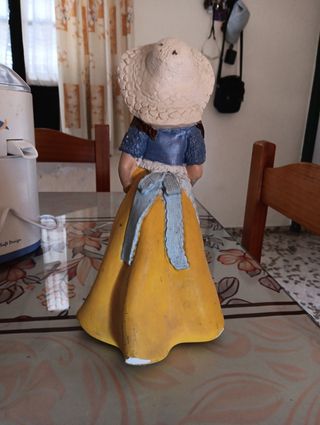 Figura Niña Flores - Cerámica