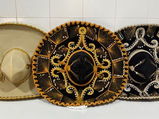 3 cappelli messicani - oro e nero
