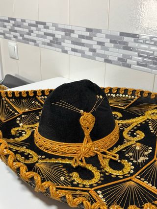 3 cappelli messicani - oro e nero