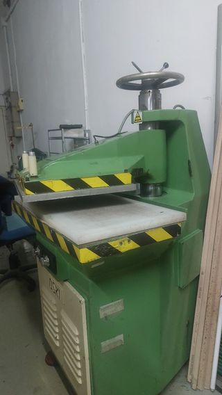 Troqueladora hidráulica OSKI usada
