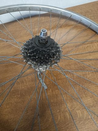 Rueda trasera bici 26" usada