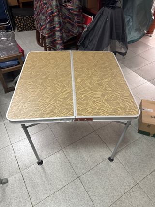 Mesa camping Decathlon plegable
