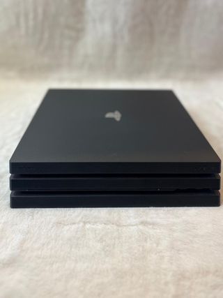 PS4 Pro (PlayStation 4 Pro) 1TB + HDMI 8K