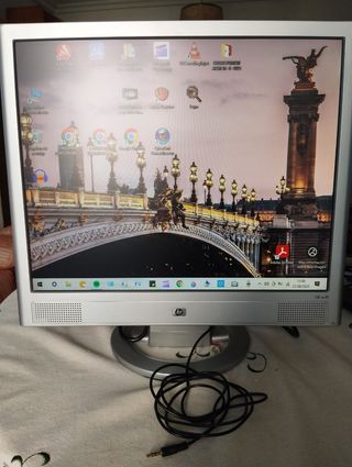 Monitor HP 19" con altavoces, incorporado