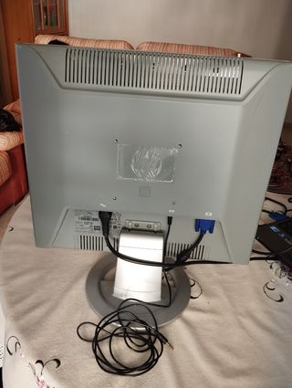 Monitor HP 19" con altavoces, incorporado