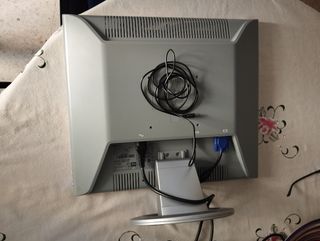 Monitor HP 19" con altavoces, incorporado