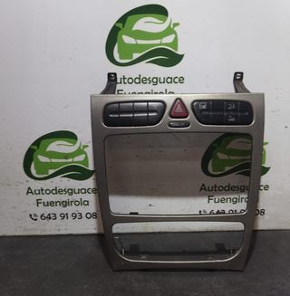 MOLDURA DE RADIO MERCEDES CLASE C