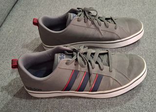 Zapatillas Adidas grises 42.5