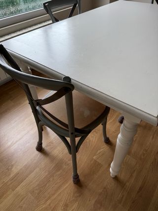 Mesa comedor + 4 sillas