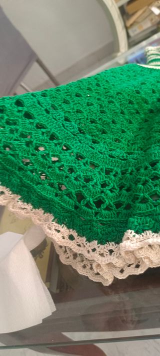 Falda tejida a crochet beige y verde